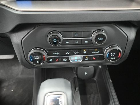 New 2025 Ford Bronco Outer Banks image 3