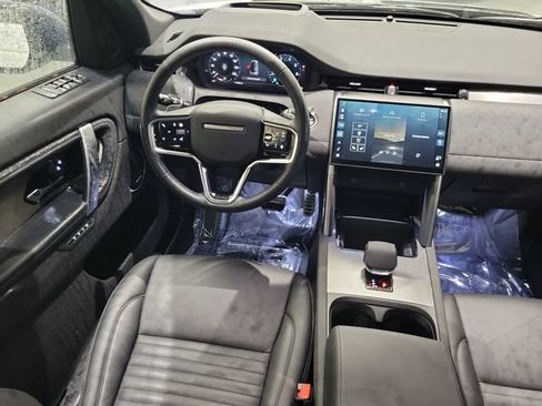 Certified 2025 Land Rover Discovery Sport Dynamic SE AWD/4WD image 11