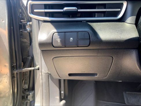 Used 2024 Hyundai Elantra SEL FWD image 36