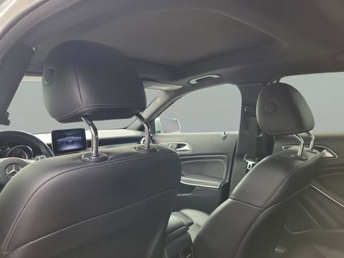 Certified 2019 Mercedes-Benz GLA 250 4MATIC image 10