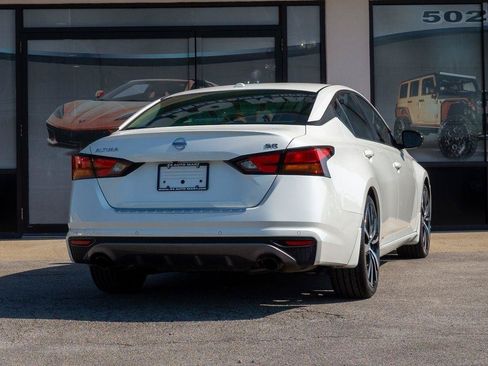 Used 2020 Nissan Altima 2.5 SR w/ Premium Package FWD image 3