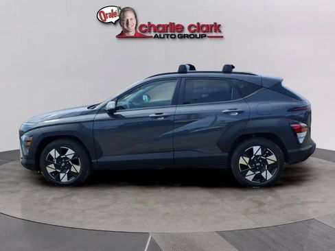 Used 2024 Hyundai Kona SEL w/ Convenience Package FWD image 2