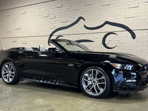 Used 2017 Ford Mustang GT Premium w/ Equipment Group 401A image 3