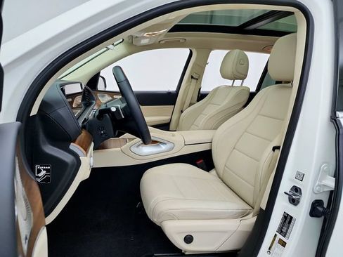 Used 2024 Mercedes-Benz GLS 450 4MATIC image 21