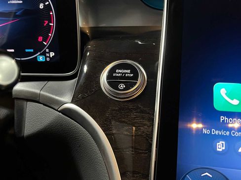 Used 2025 Mercedes-Benz GLC 300 4MATIC image 30