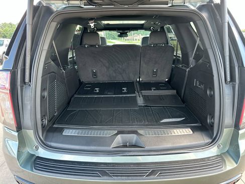 Used 2023 Chevrolet Tahoe Z71 w/ Luxury Package image 25
