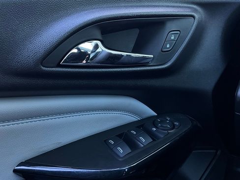 Used 2025 Chevrolet Trax LT image 19