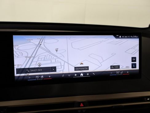 Used 2024 BMW iX xDrive50 w/ Sport Package image 7