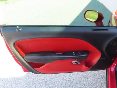 Used 2016 Dodge Challenger R/T Scat Pack w/ Leather Interior Group RWD image 31