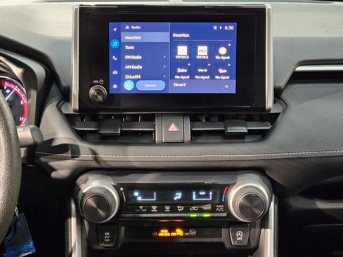 Used 2025 Toyota RAV4 LE AWD/4WD image 16