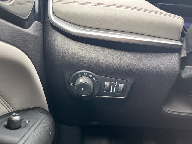 Used 2025 Jeep Compass Limited AWD/4WD image 26