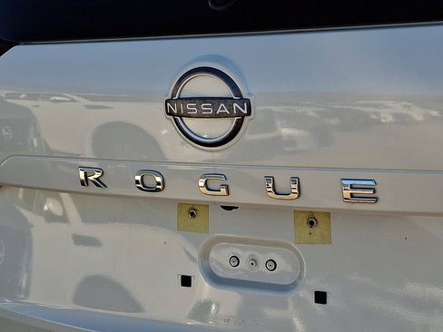 Certified 2023 Nissan Rogue Platinum w/ Platinum Premium Package AWD/4WD image 31