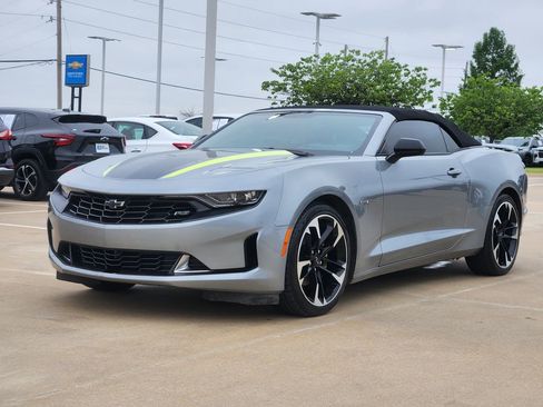 Used 2023 Chevrolet Camaro LT RWD image 4