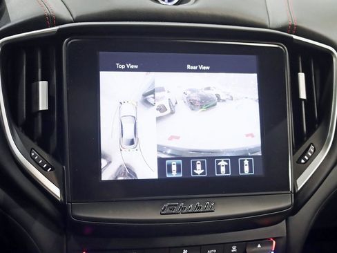 Used 2019 Maserati Ghibli S GranLusso image 18