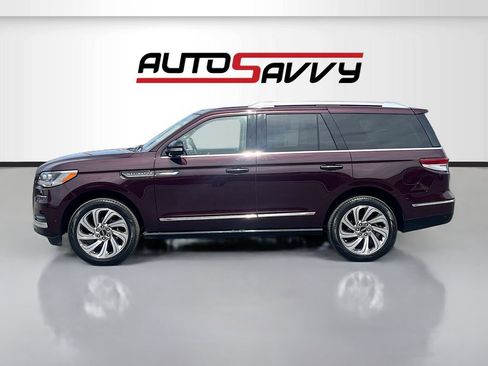 Used 2024 Lincoln Navigator Reserve AWD/4WD image 4
