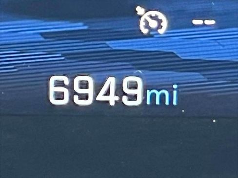 Used 2025 Chevrolet Equinox LT w/ Convenience Package II image 26