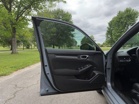 Used 2023 Honda Civic Sport image 23