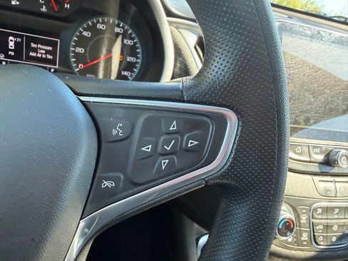 Used 2022 Chevrolet Malibu LT FWD image 12