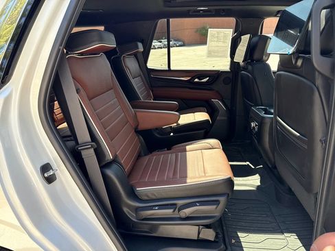 Used 2024 GMC Yukon Denali Ultimate AWD/4WD image 31