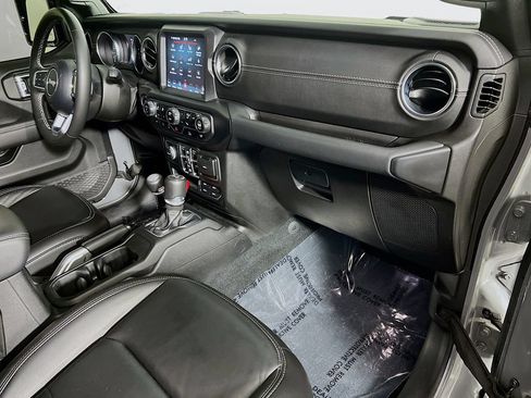 Used 2023 Jeep Wrangler Unlimited Sahara w/ Cold Weather Group AWD/4WD image 29