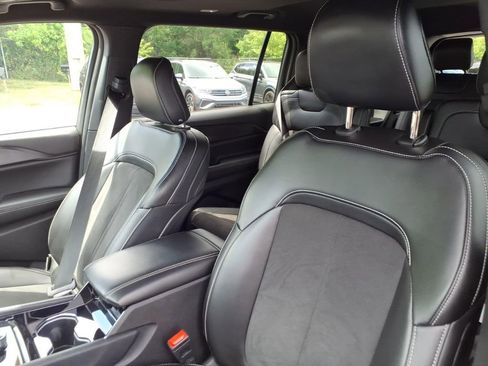 Used 2023 Jeep Grand Cherokee L Laredo AWD/4WD image 10