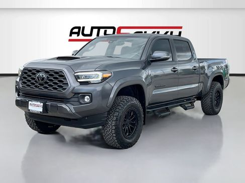 Used 2022 Toyota Tacoma TRD Sport w/ Technology Package AWD/4WD image 3