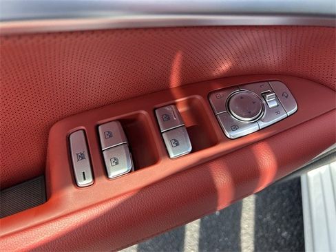 Used 2025 Genesis G70 2.5T w/ Sport Prestige Package image 19