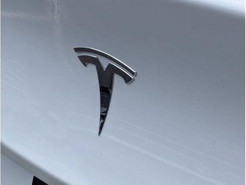 Used 2023 Tesla Model Y Long Range AWD/4WD image 42