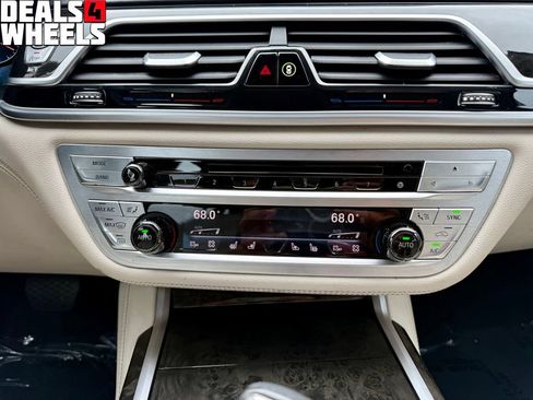 Used 2018 BMW 740i RWD image 23
