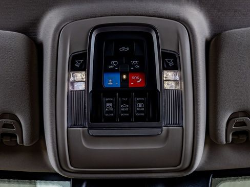 Used 2025 RAM 2500 Limited AWD/4WD image 31