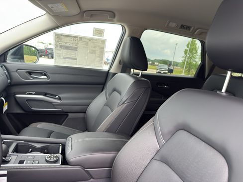 New 2026 Nissan Pathfinder SL AWD/4WD image 26