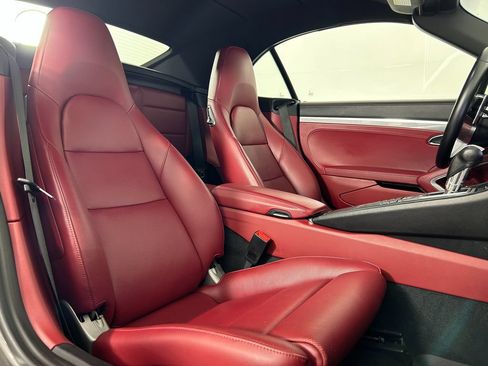 Used 2019 Porsche 911 Carrera RWD image 22