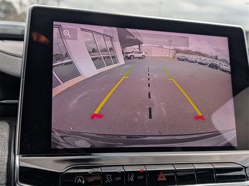 Used 2024 Jeep Compass Latitude image 16