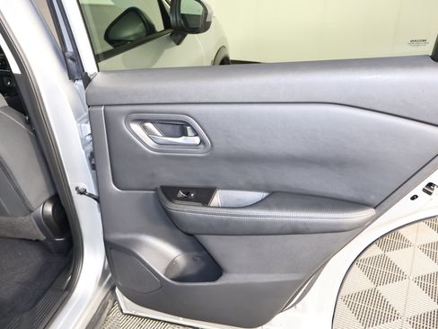 Used 2025 Nissan Rogue SV image 42