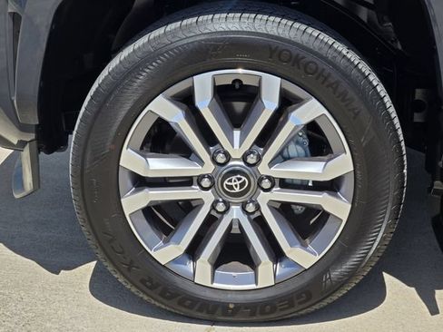 Used 2026 Toyota 4Runner Limited AWD/4WD image 11