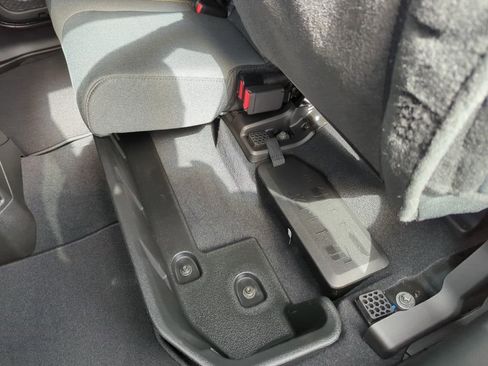 New 2025 Jeep Gladiator Sport image 44