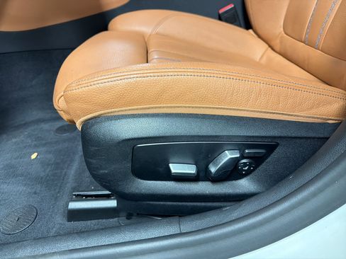 Used 2020 BMW 530i w/ M Sport Package RWD image 13