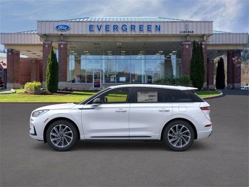 New 2025 Lincoln Corsair Grand Touring image 3