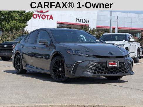 Used 2025 Toyota Camry SE w/ Convenience Package FWD image 2