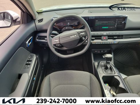 New 2026 Kia K4 FWD image 15
