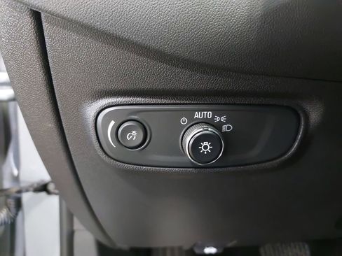 Used 2024 Chevrolet Equinox LT image 46