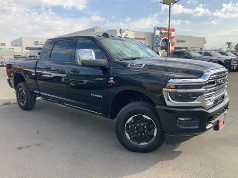 New 2026 RAM 2500 Laramie AWD/4WD image 1
