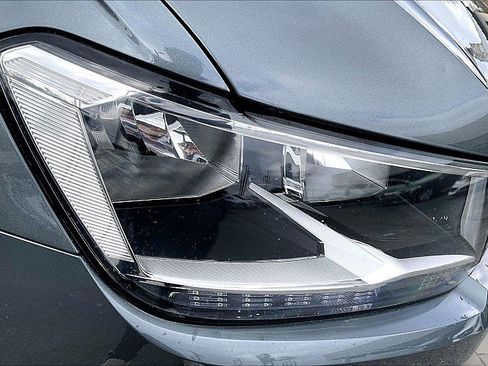 Used 2018 Volkswagen Tiguan S w/ Front Fog Lights Package image 28