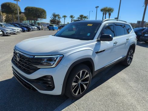 Used 2025 Volkswagen Atlas SEL Premium R-Line image 14