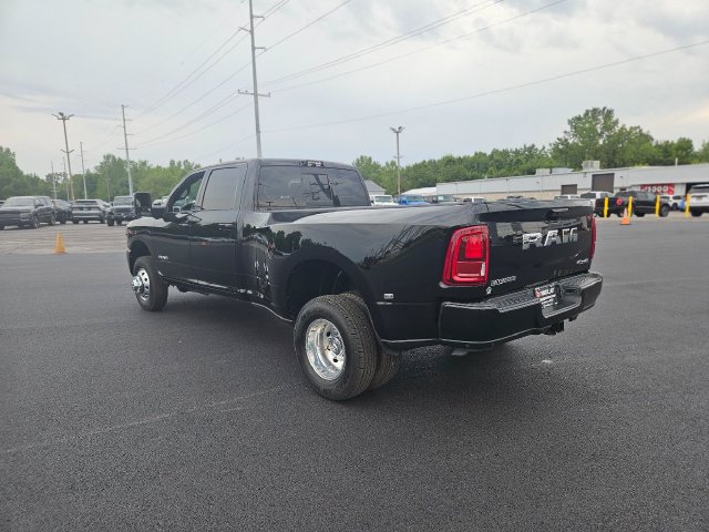Used 2025 RAM 3500 Limited w/ Towing Technology Group AWD/4WD image 9