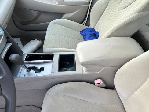 Used 2009 Toyota Camry LE FWD image 25