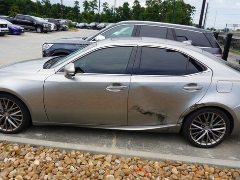 Used 2016 Lexus IS 200t w/ Navigation System Package RWD image 4
