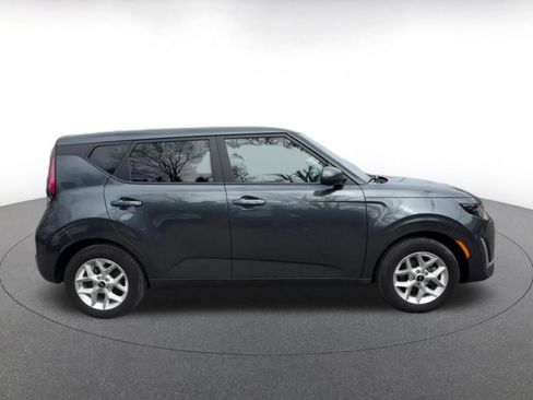 Used 2025 Kia Soul LX w/ LX Technology Package image 16