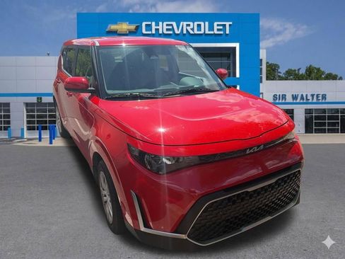 Used 2024 Kia Soul LX FWD image 4