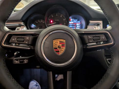 Used 2023 Porsche Macan image 29